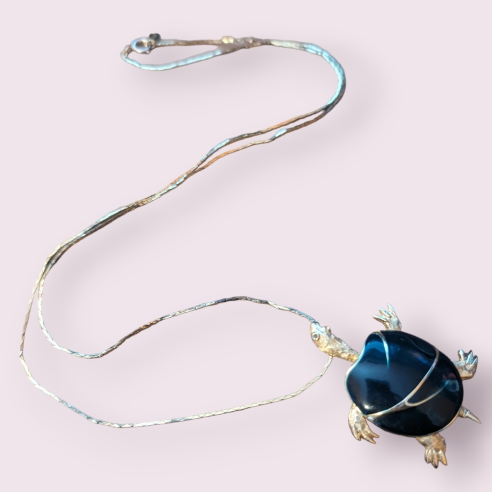 Vintage Gold Tone Turtle Pendant With Gold Chain